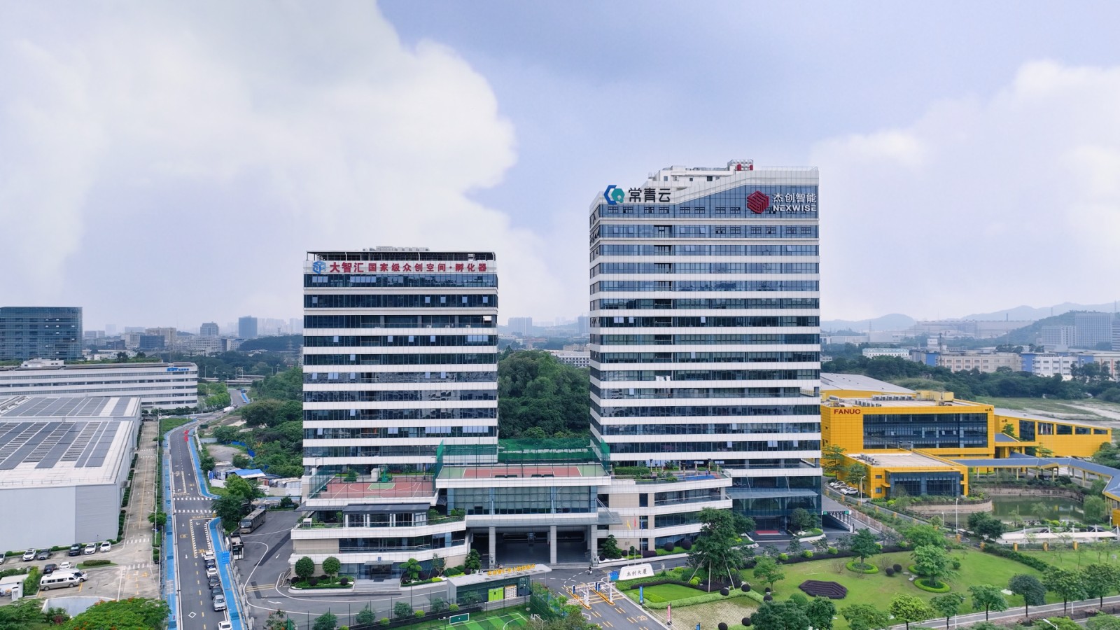 1720072812241 今年会大厦(晴天)